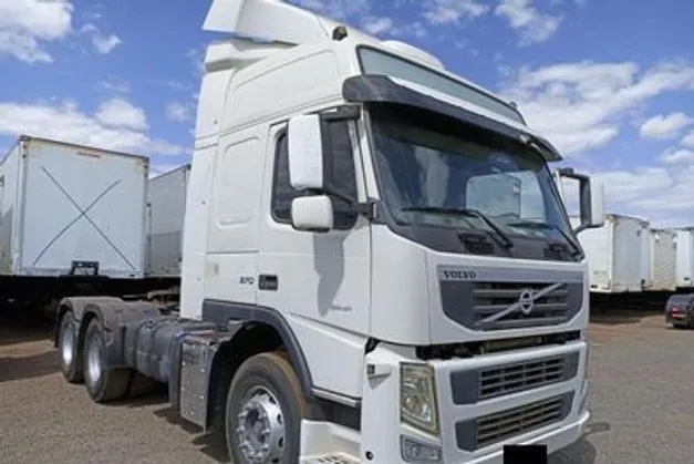 CAVALO MECÂNICO VOLVO FM 370 6X2T