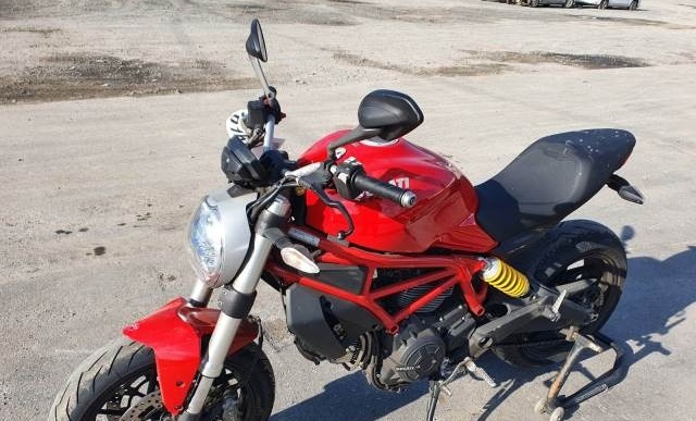 DUCATI MONSTER